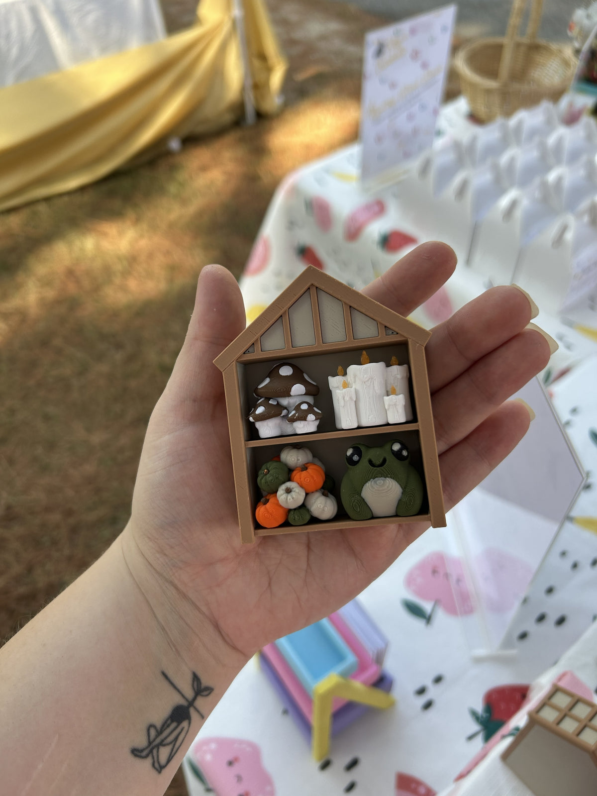 Autumn Cottage Four Key Clicker