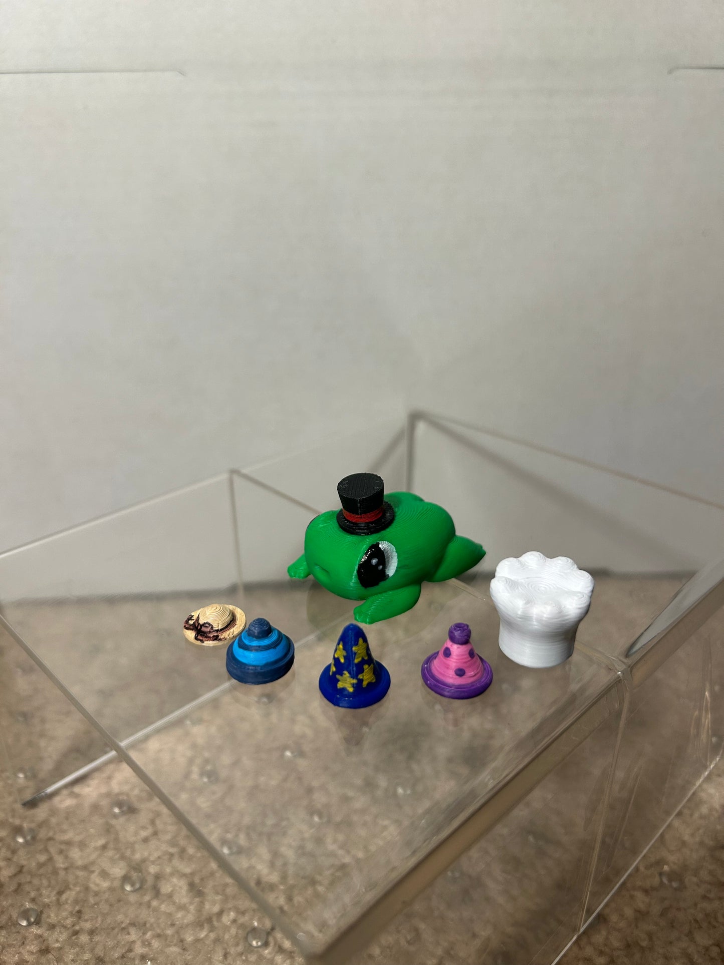 Frog with Changeable Hats