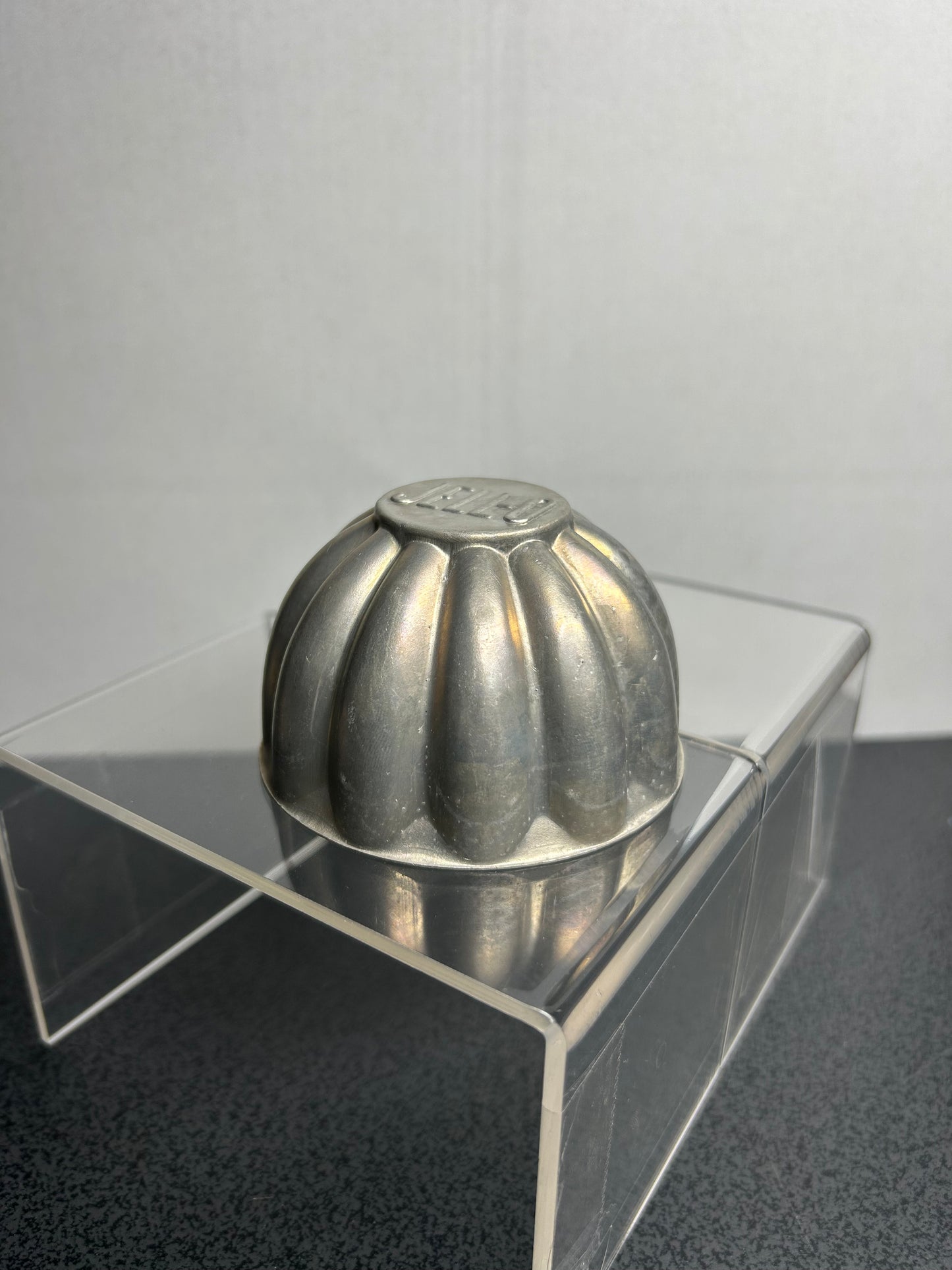 Small Old Jello Tin
