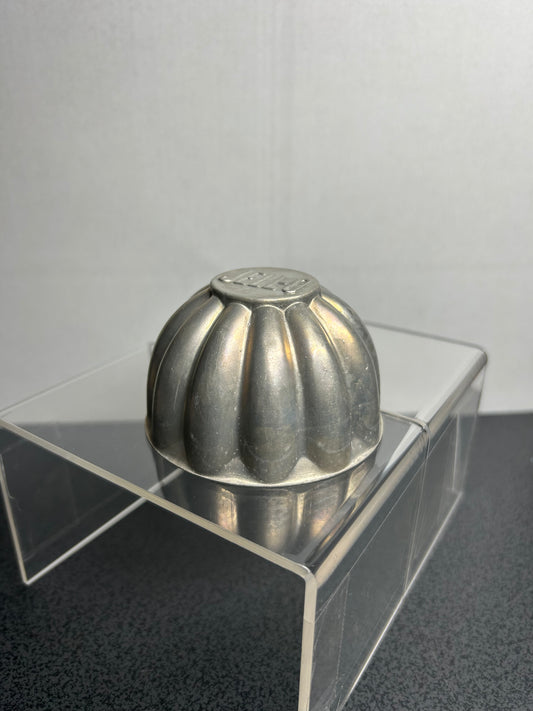 Small Old Jello Tin