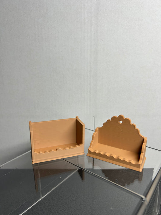 Scalloped Edge Mini Shelf