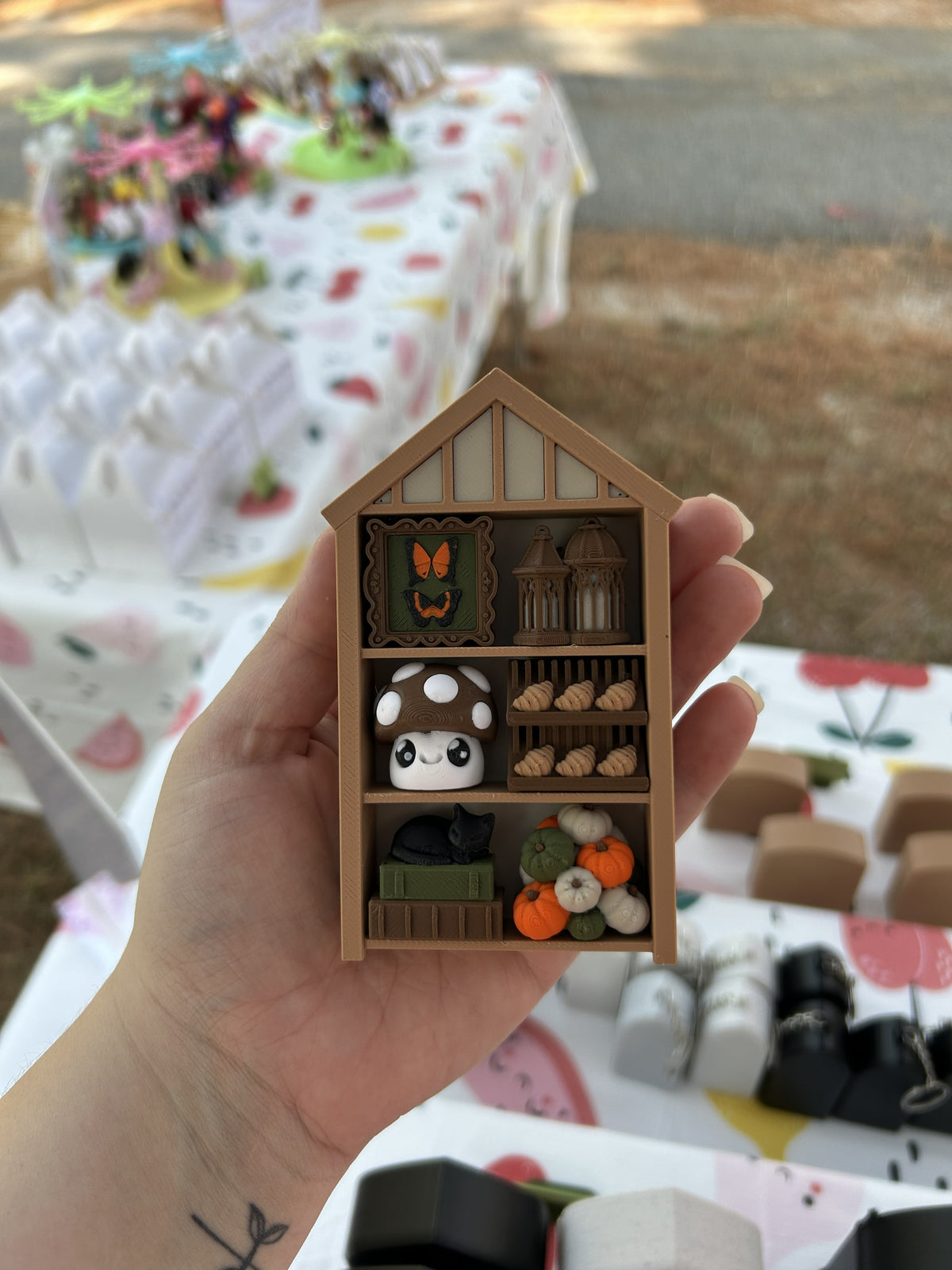 Autumn Cottage Six Key Clicker