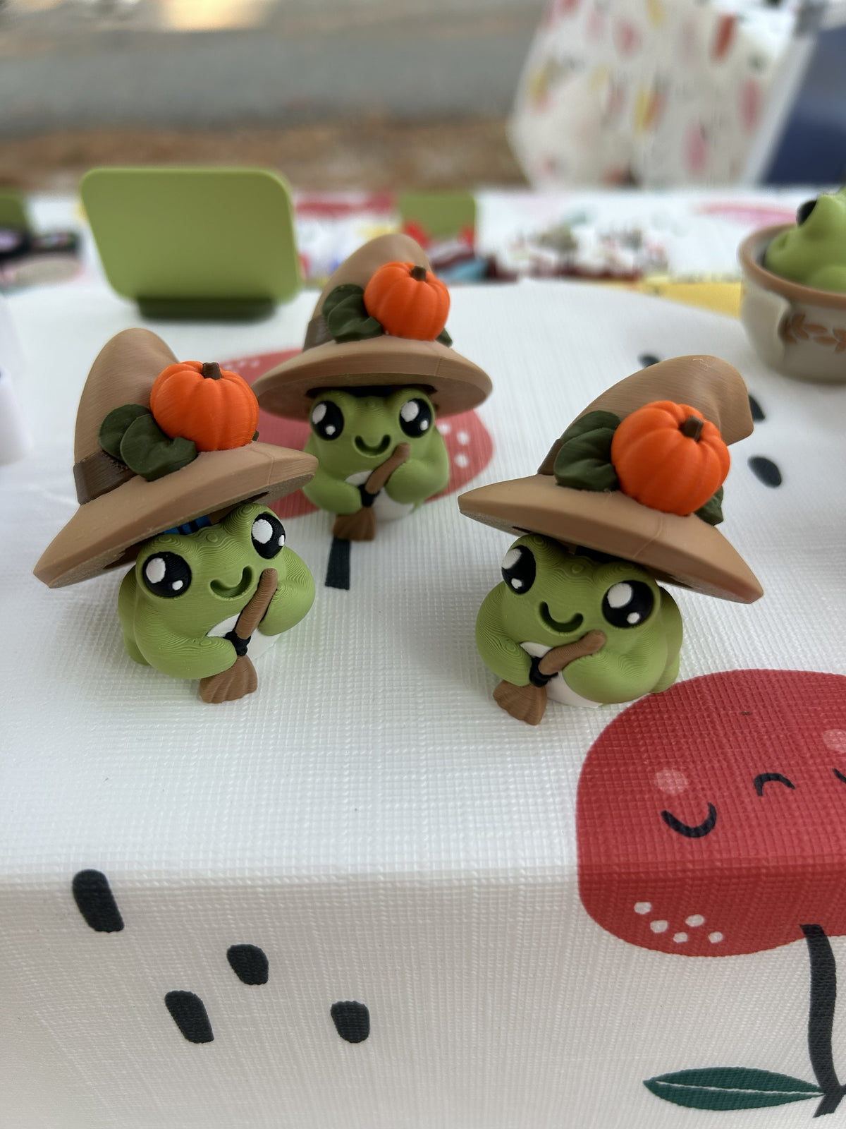 Pumpkin Witch Hat Frog Clickers